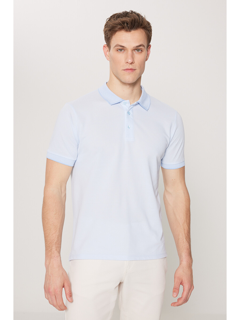 Erkek Açık Mavi Slim Fit Dar Kesim Kıvrılmaz Polo Yaka Kısa Kollu Tişört-4