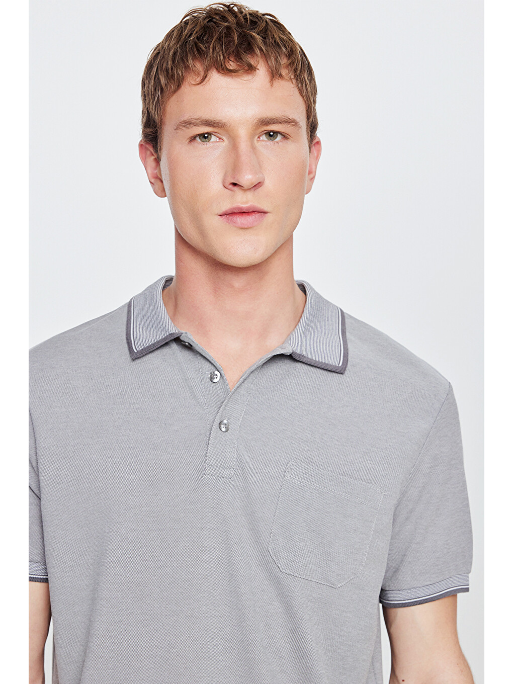 Erkek Gri Pamuklu Comfort Fit Rahat Kesim Polo Yaka Cepli Tişört-4