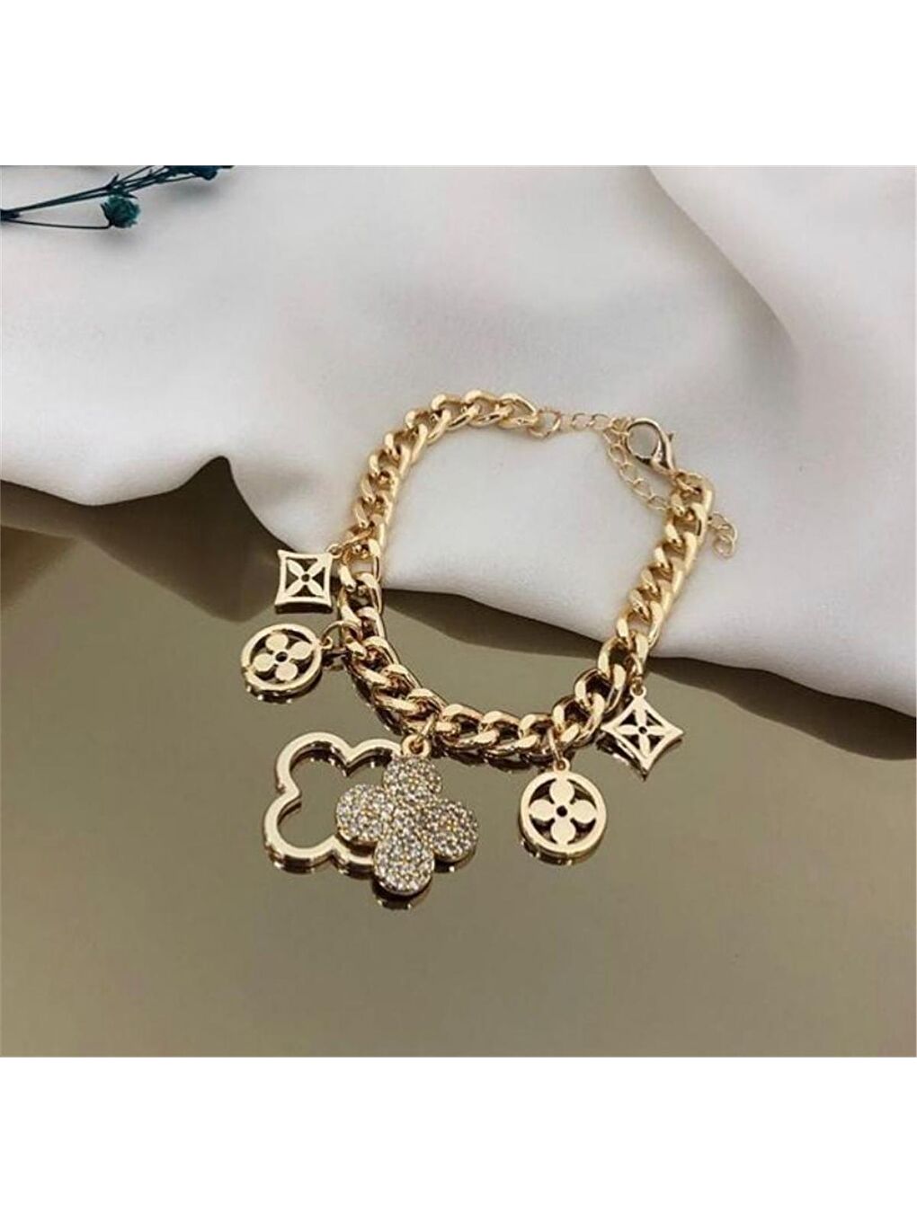 Karışık Yonca Figürlü Charm Bileklik