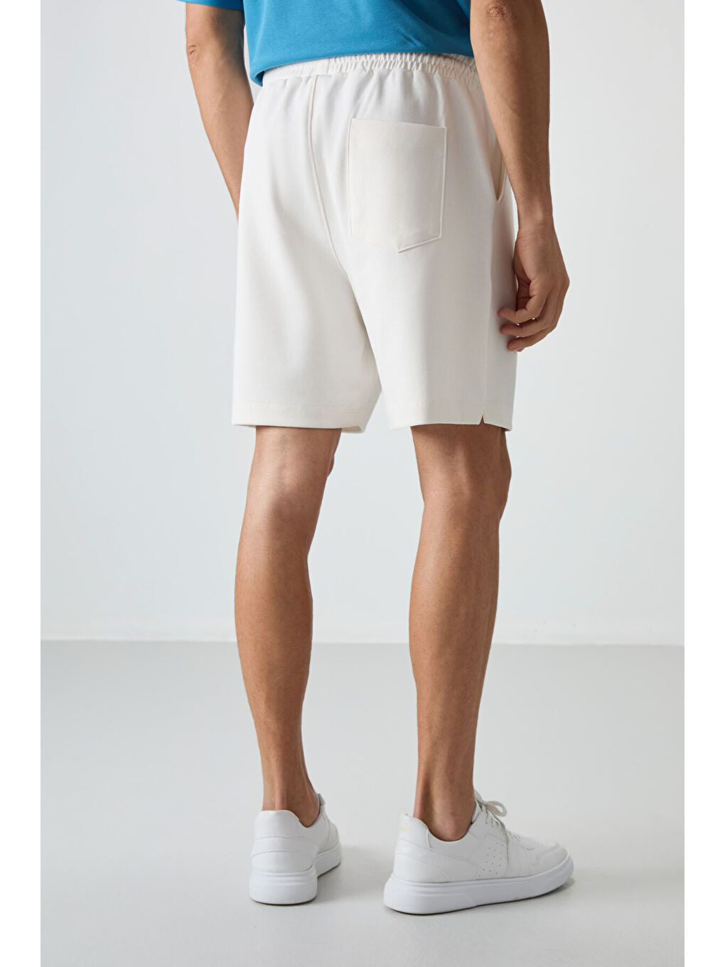 Ekru Pamuklu Kalın Yumuşak Dokulu Comfort Fit Basic Erkek Şort - 81274-8