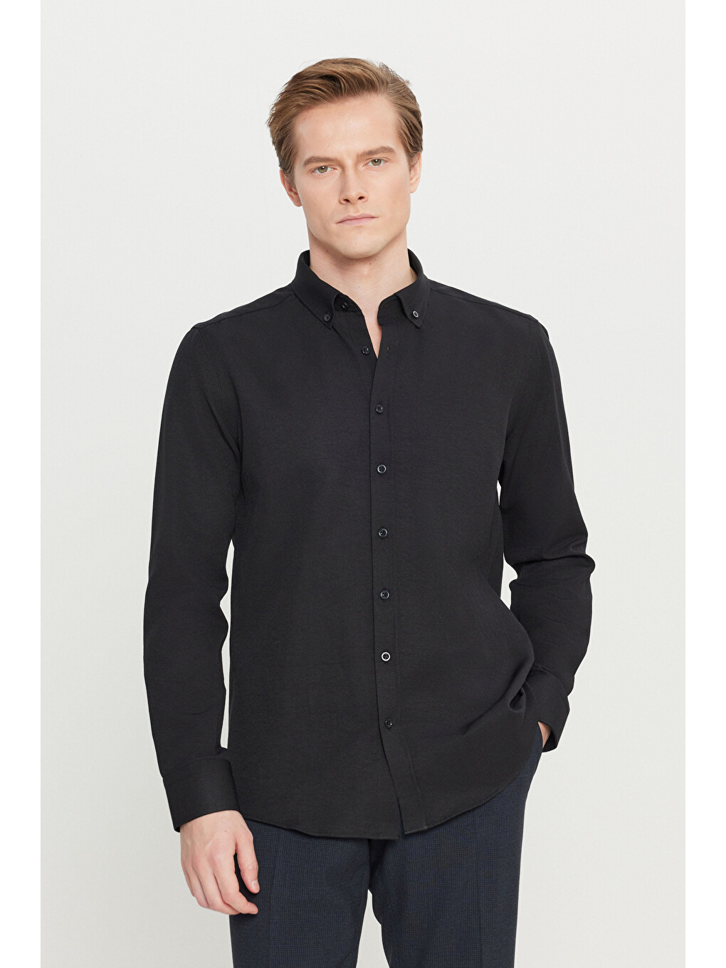 Erkek Siyah Tailored Slim Fit Dar Kesim Düğmeli Yaka Oxford Gömlek-5