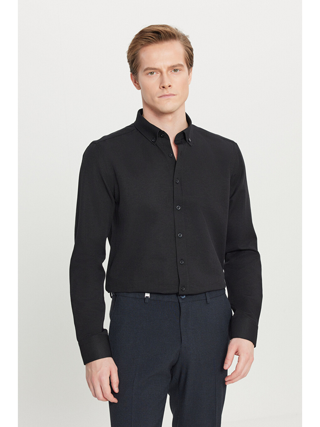 Erkek Siyah Tailored Slim Fit Dar Kesim Düğmeli Yaka Oxford Gömlek-7