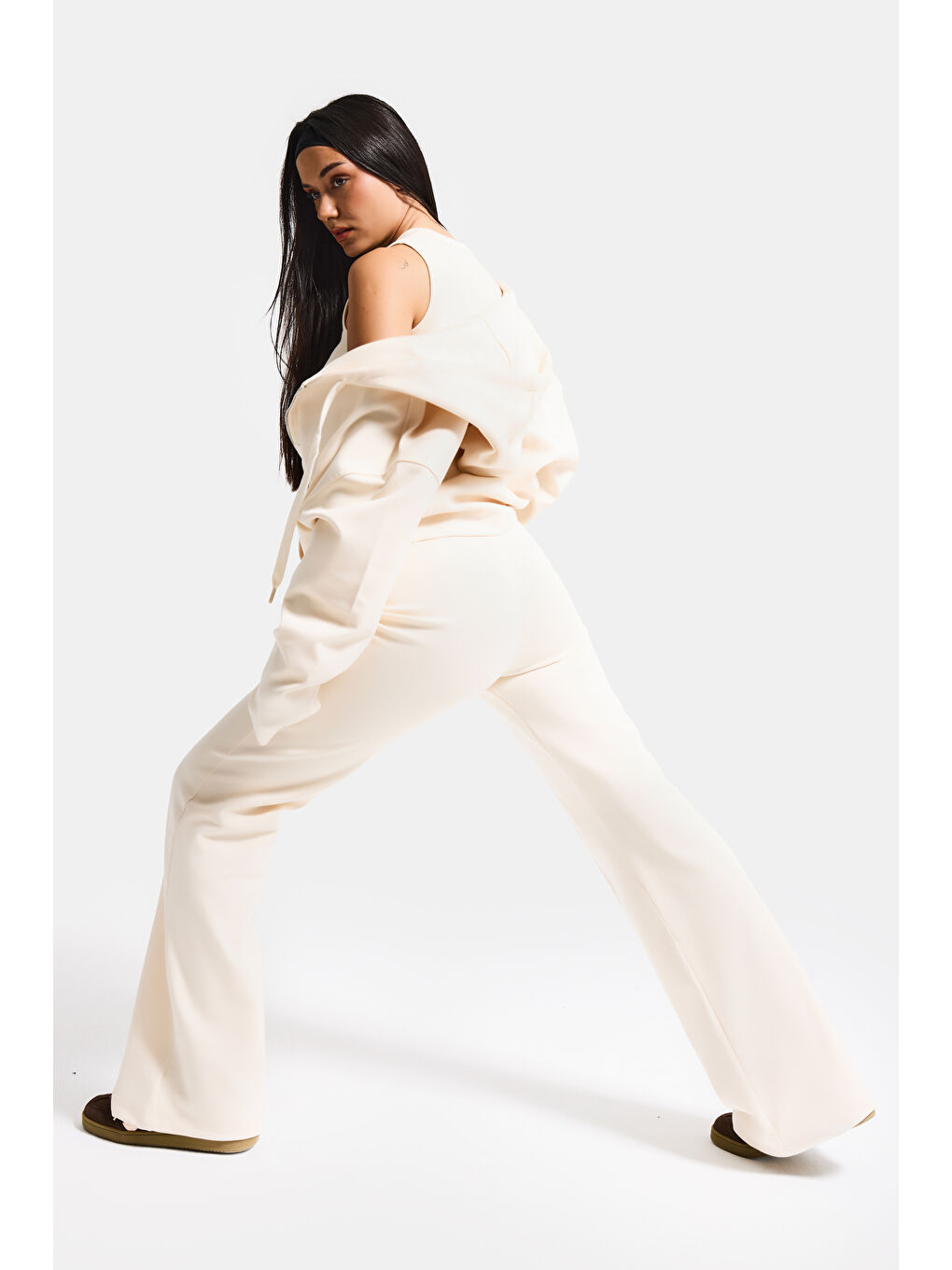 Kadın Bej Renk w5-105 Örme Kumaş Flare Eşofman Büstiyer ve Fermuarlı Sweatshirt 3'lü Kombin Takım-2