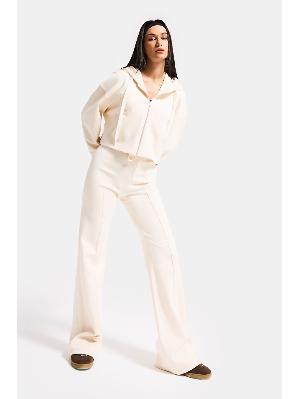 Kadın Bej Renk w5-105 Örme Kumaş Flare Eşofman Büstiyer ve Fermuarlı Sweatshirt 3'lü Kombin Takım-3