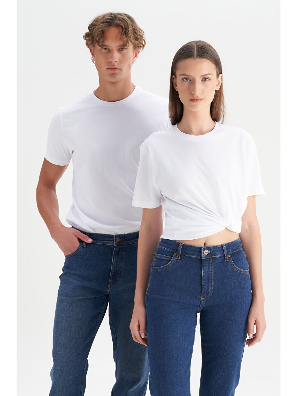 Erkek Beyaz Slim Fit Dar Kesim %100 Pamuk Bisiklet Yaka Kısa Kollu Tişört-2