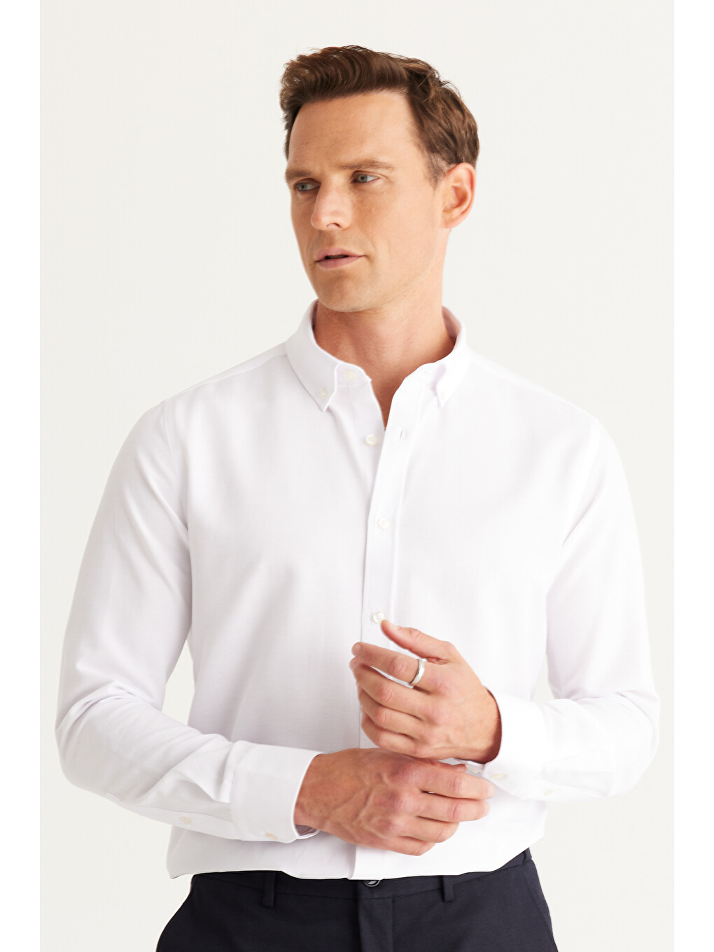 Erkek Beyaz Tailored Slim Fit Dar Kesim Düğmeli Yaka Oxford Gömlek-10