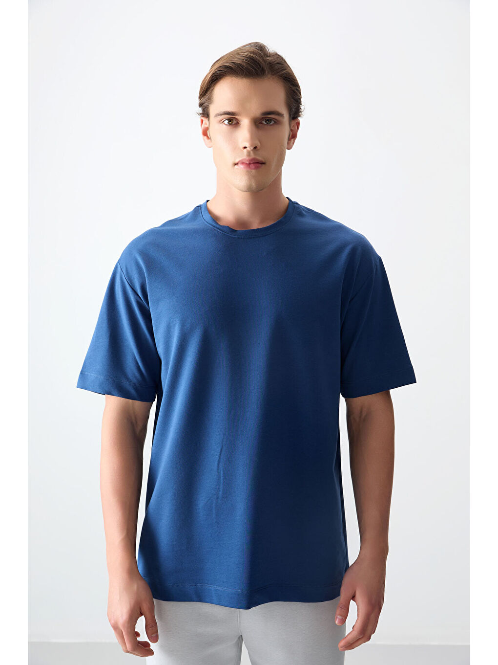 Mavi Parlament Pamuklu Kalın Yumuşak Dokulu Oversize Fit Basic Erkek Tişört- 88377-4