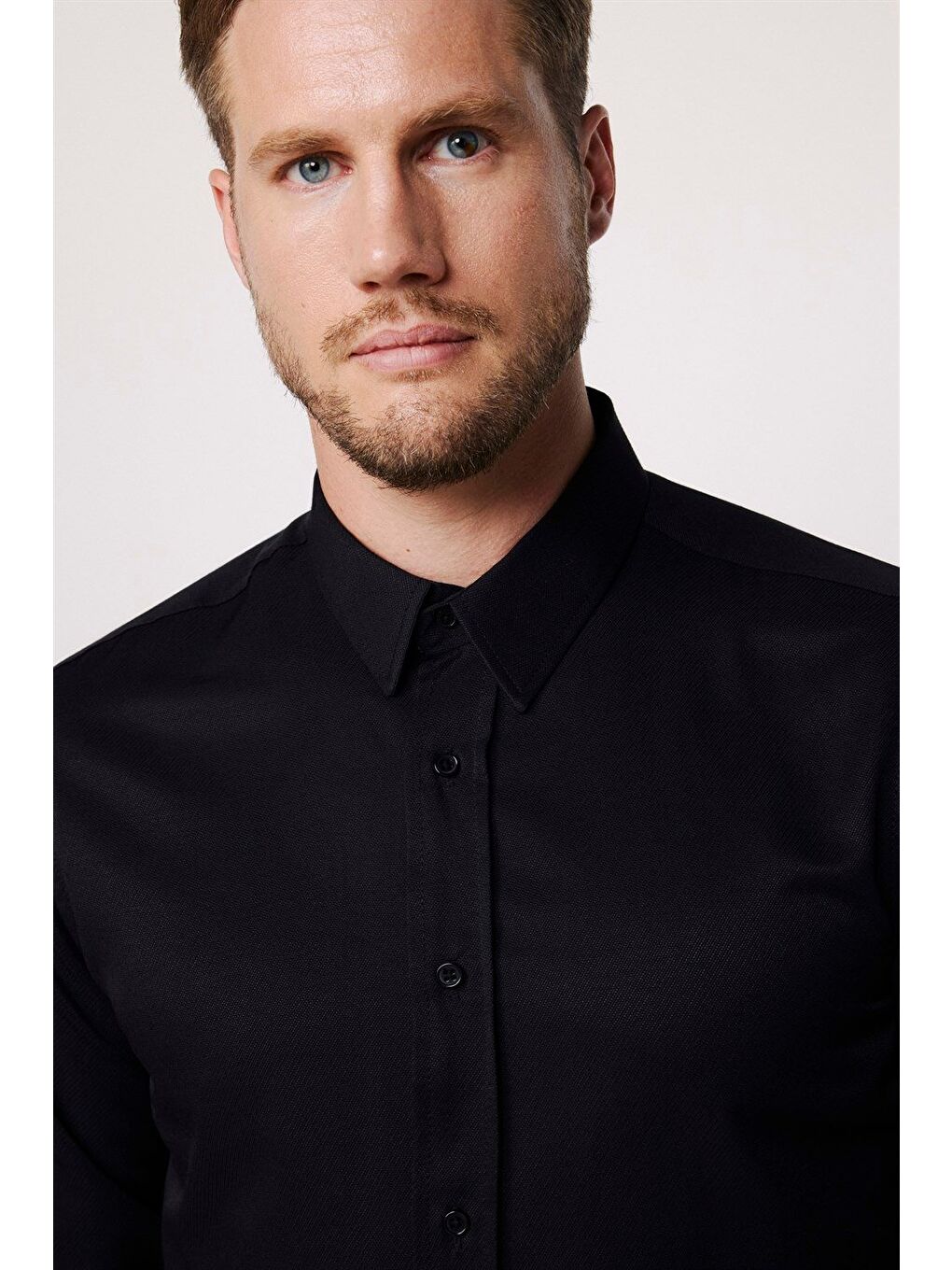 Modern Slim Fit Uzun Kollu Pamuklu Kolay Ütü Armürlü Erkek Siyah Gömlek-2