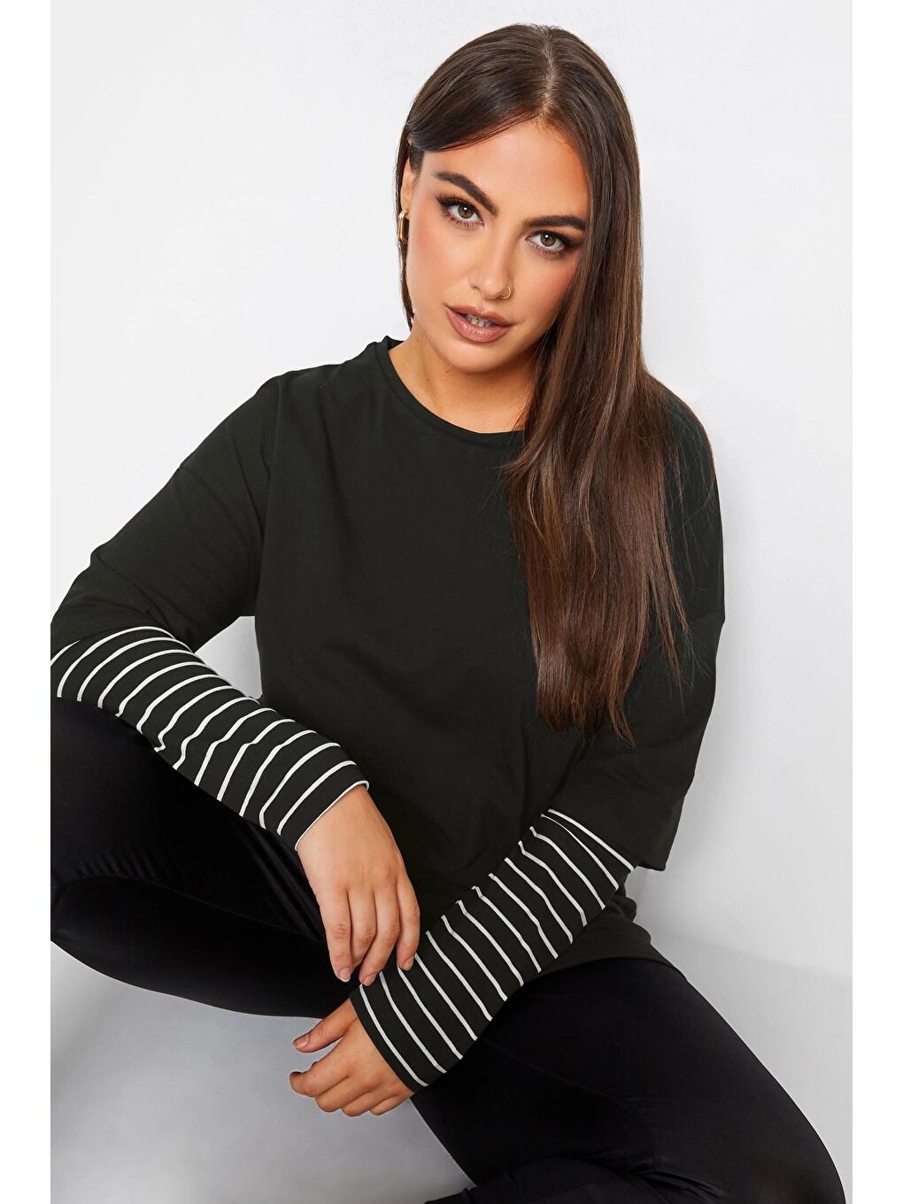 Siyah Büyük Beden Bisiklet Yaka Uzun Kollu Çift Katlı Kolları Çizgili Tişört 302558-3