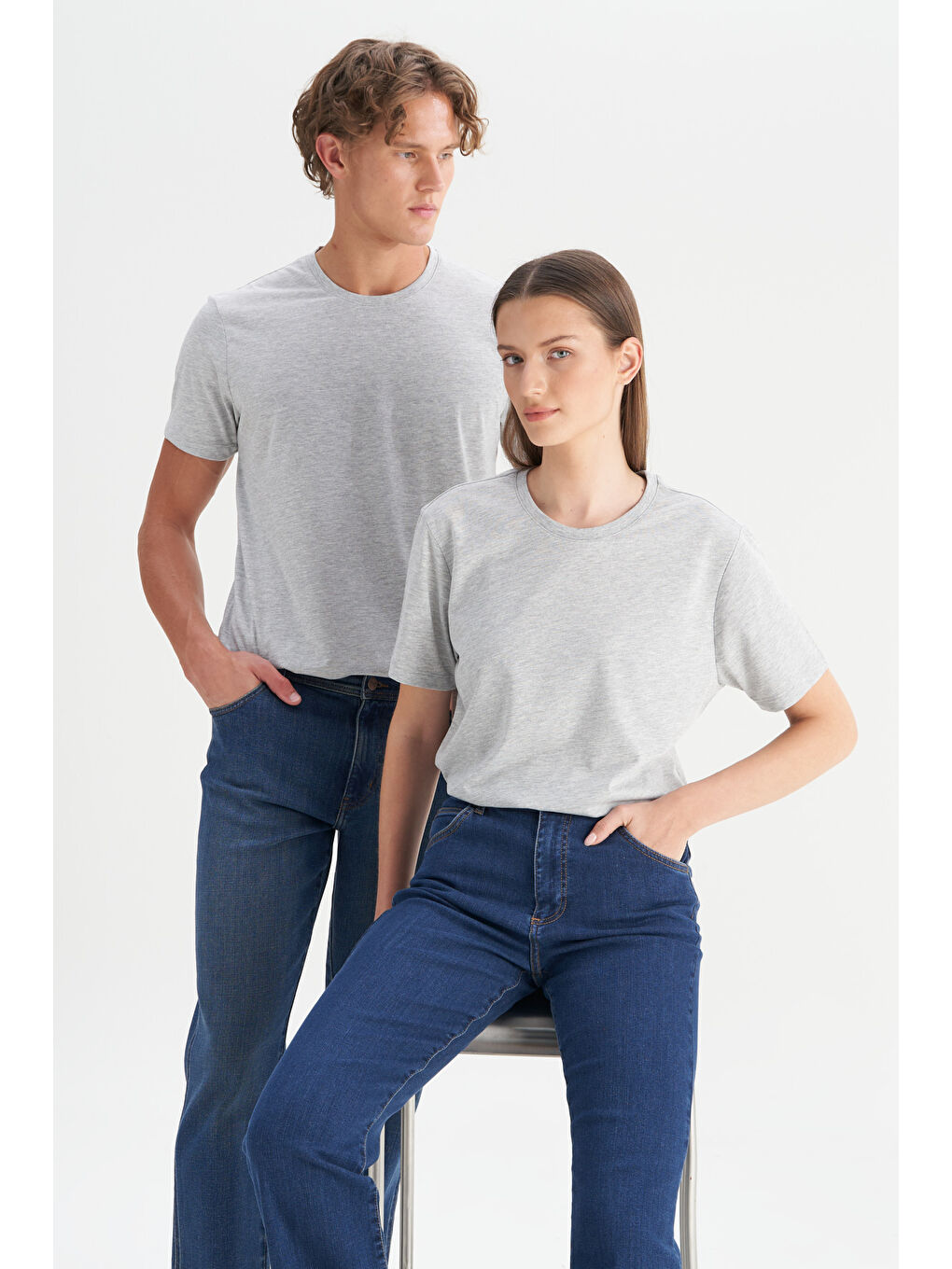 Erkek Gri Melanj Slim Fit Dar Kesim %100 Pamuk Bisiklet Yaka Kısa Kollu Tişört-2