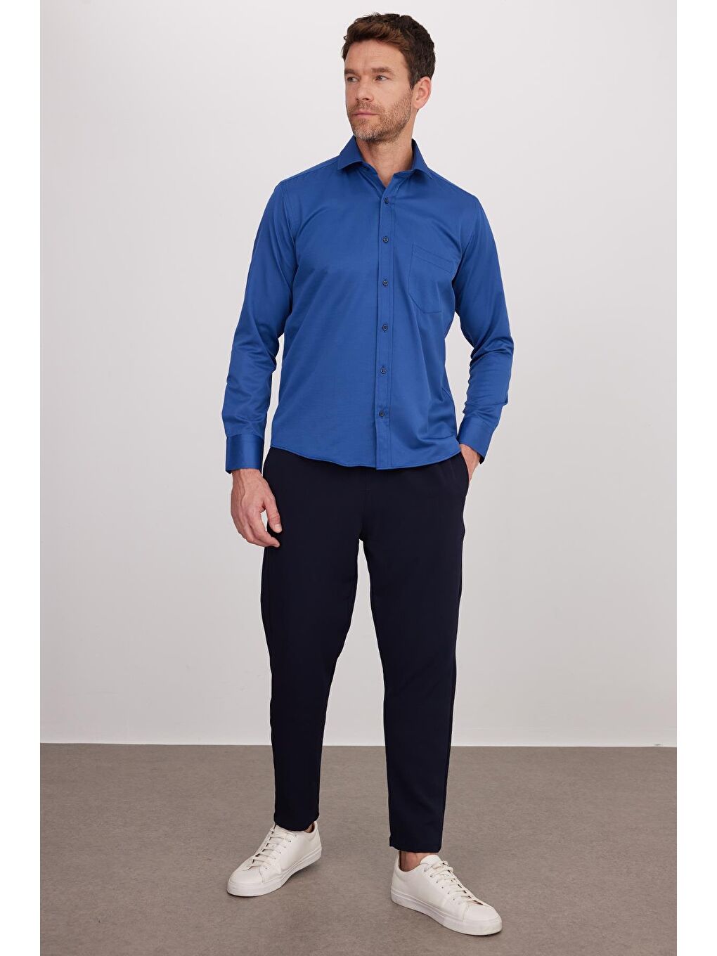 Erkek Regular Fit Klasik Kesim Pamuklu Düz İndigo Gömlek-3