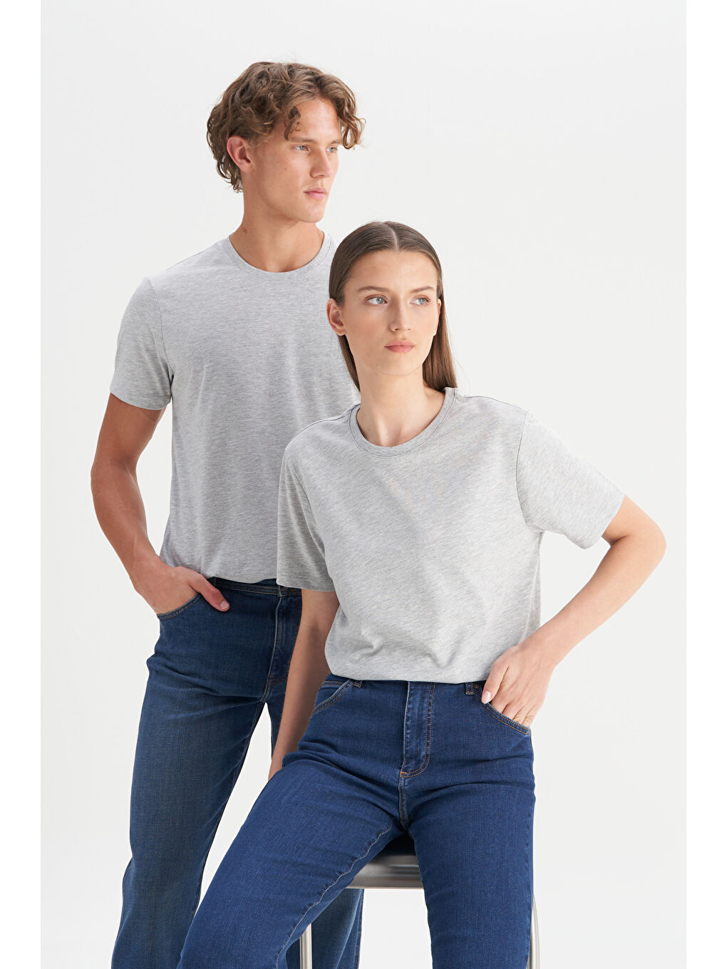 Erkek Gri Melanj Slim Fit Dar Kesim %100 Pamuk Bisiklet Yaka Kısa Kollu Tişört-6