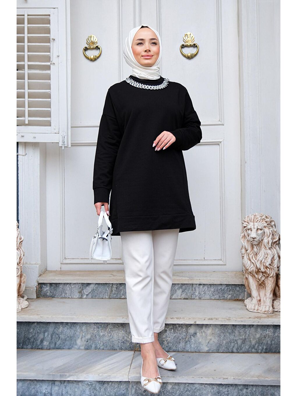 Bisiklet Yaka Kolyeli Tunik Siyah-1