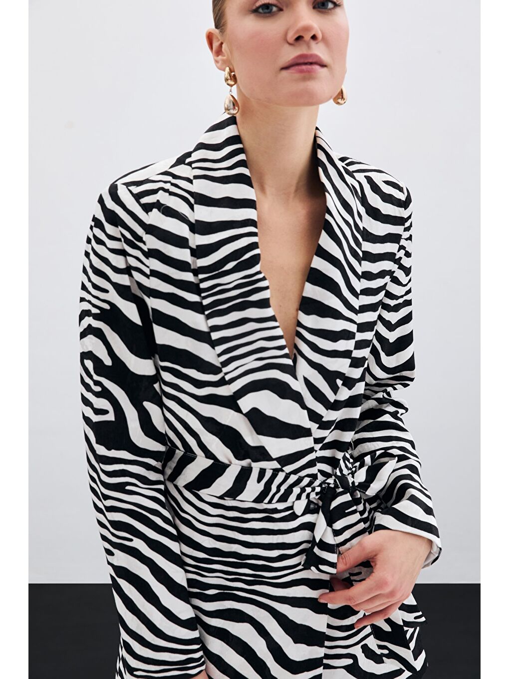 Kuşaklı Zebra Ceket - Siyah-2