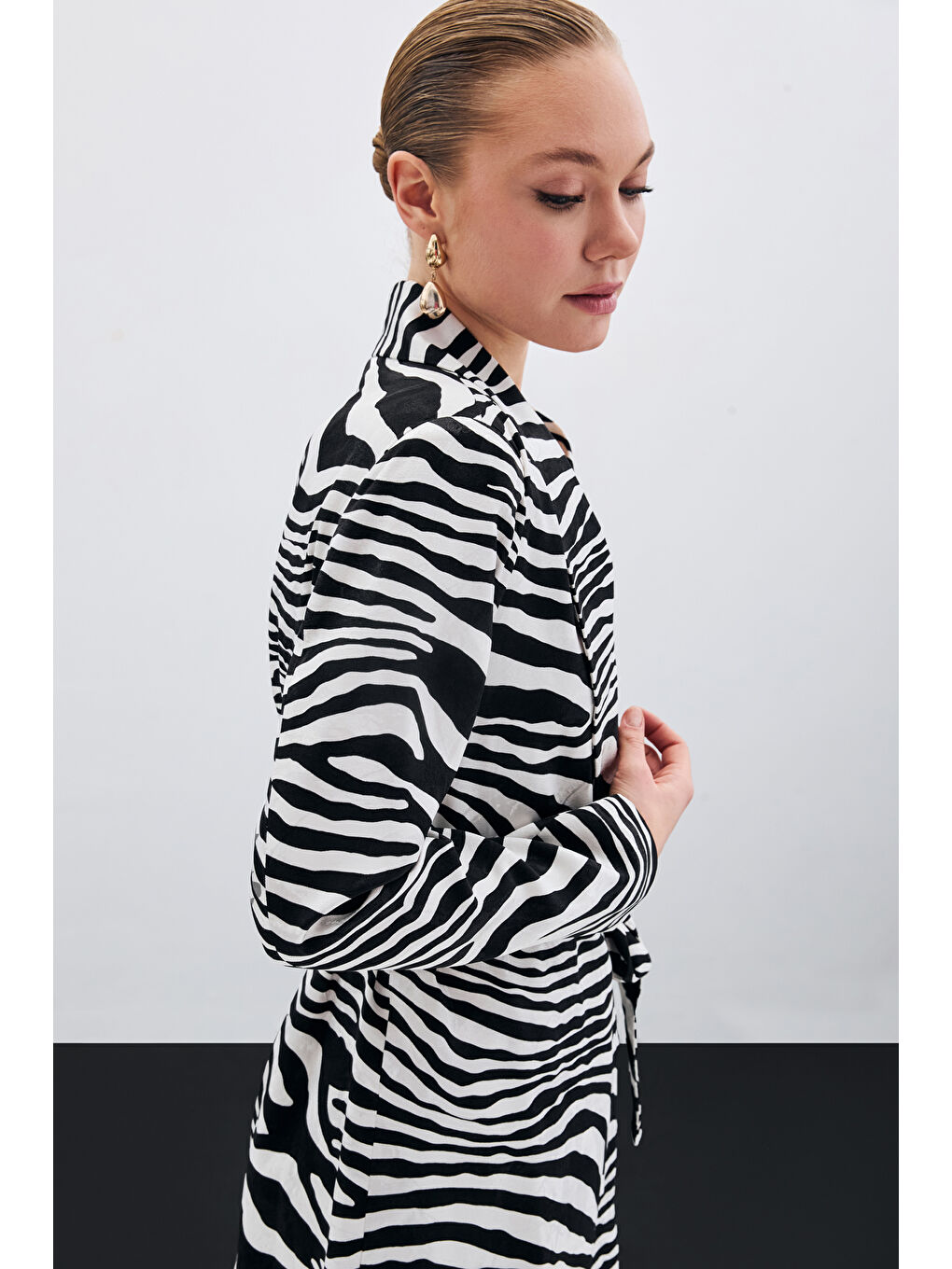 Kuşaklı Zebra Ceket - Siyah-4