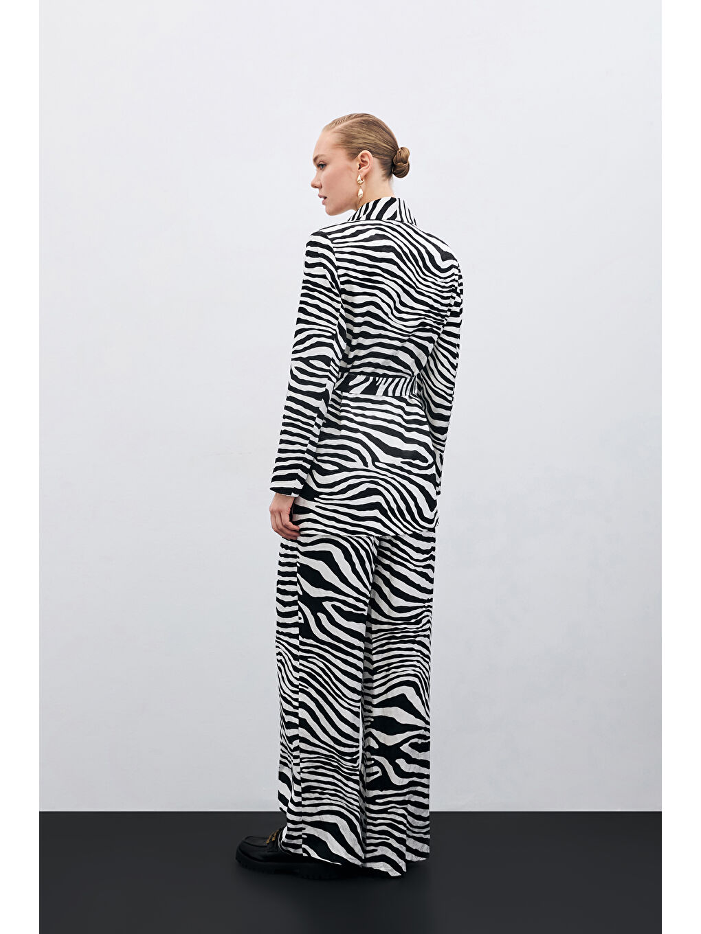 Kuşaklı Zebra Ceket - Siyah-5