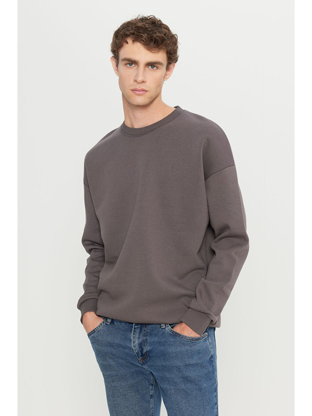 Erkek Koyu Gri Oversize Fit Bol Kesim Pamuklu İçi Polarlı Bisiklet Yaka Sweatshirt-2