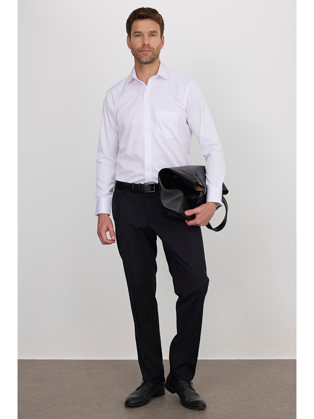 Erkek Regular Fit Klasik Kesim Pamuklu Düz Beyaz Gömlek-3