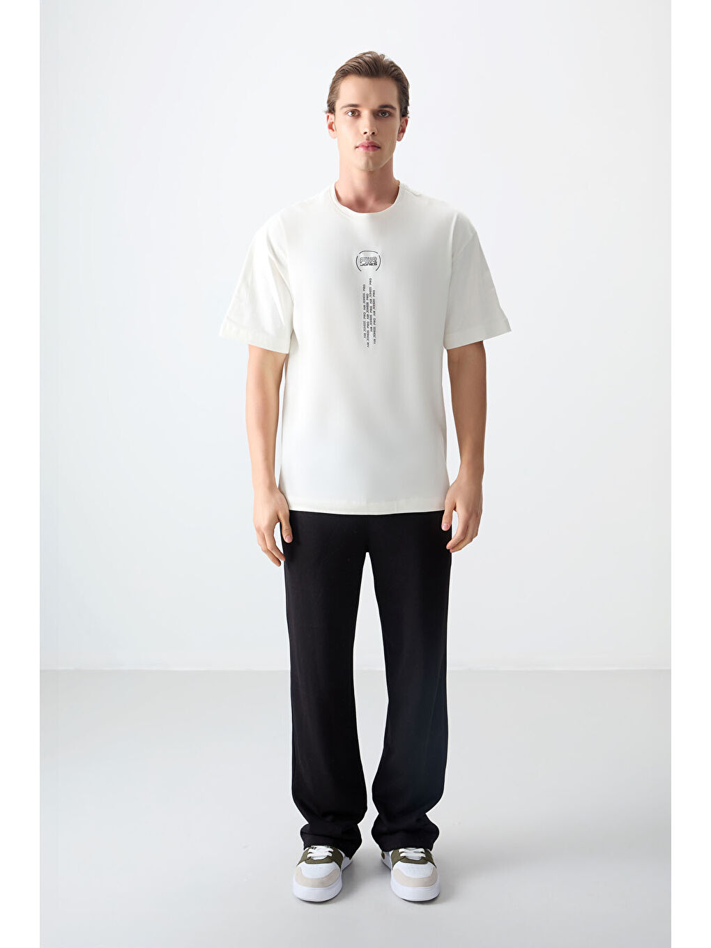 Ekru %100 Pamuk Kalın Yumuşak Dokulu Oversize Fit Baskılı Erkek Tişört - 88355-4