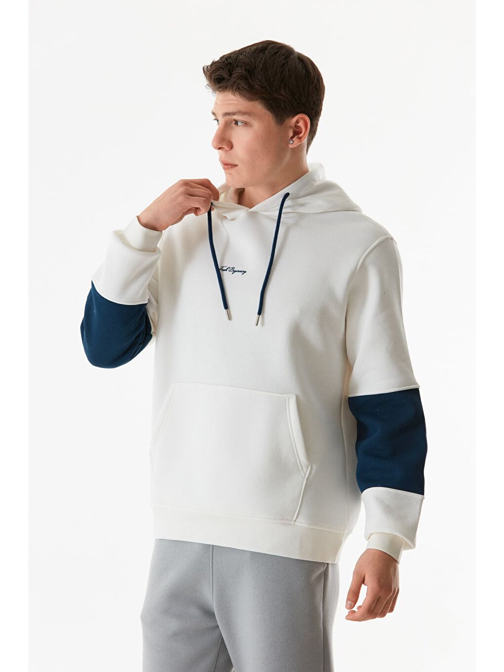 Ekru Yazı Baskılı Kanguru Cepli Kapüşonlu Erkek Hoodie