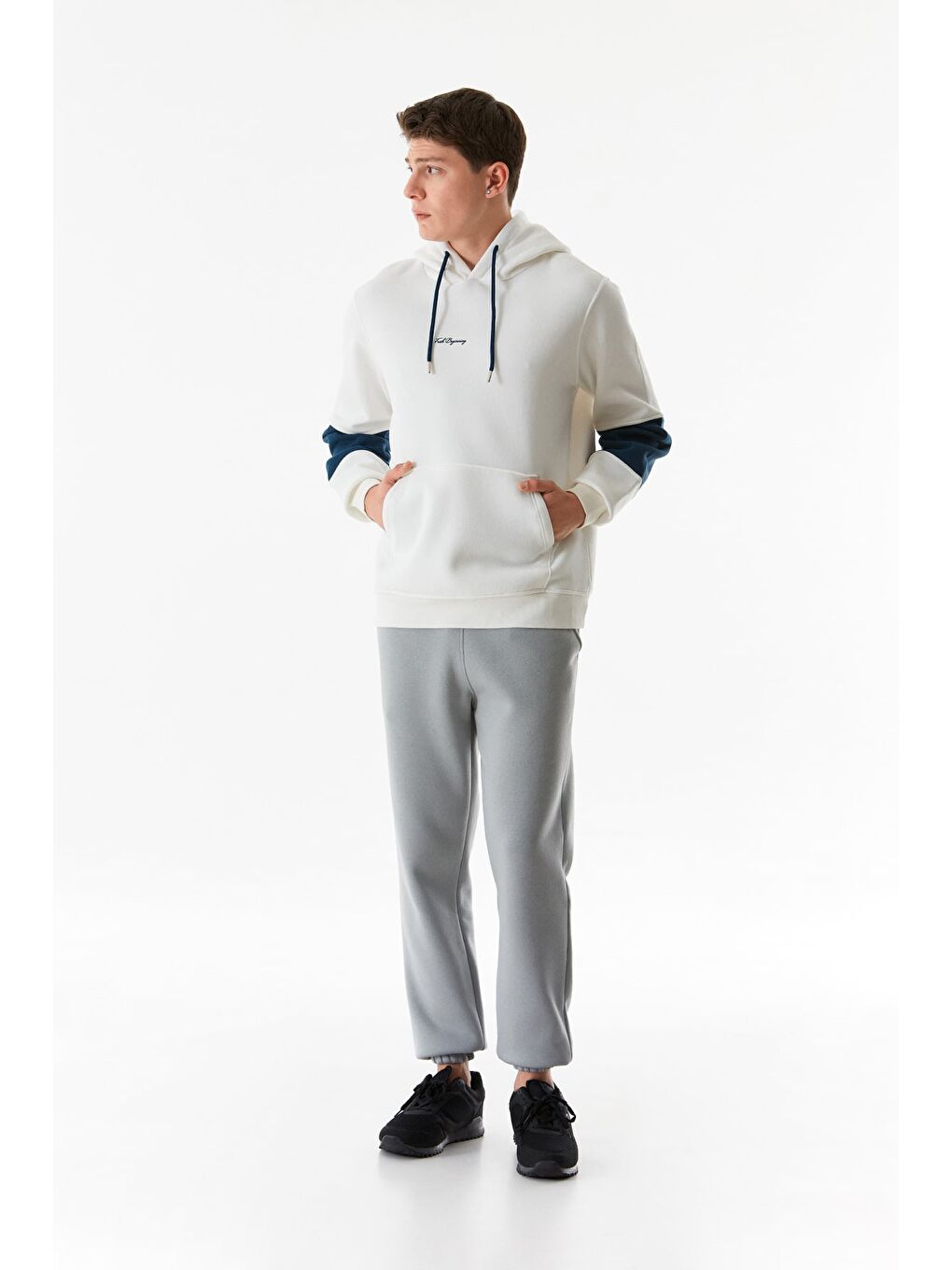 Ekru Yazı Baskılı Kanguru Cepli Kapüşonlu Erkek Hoodie-1