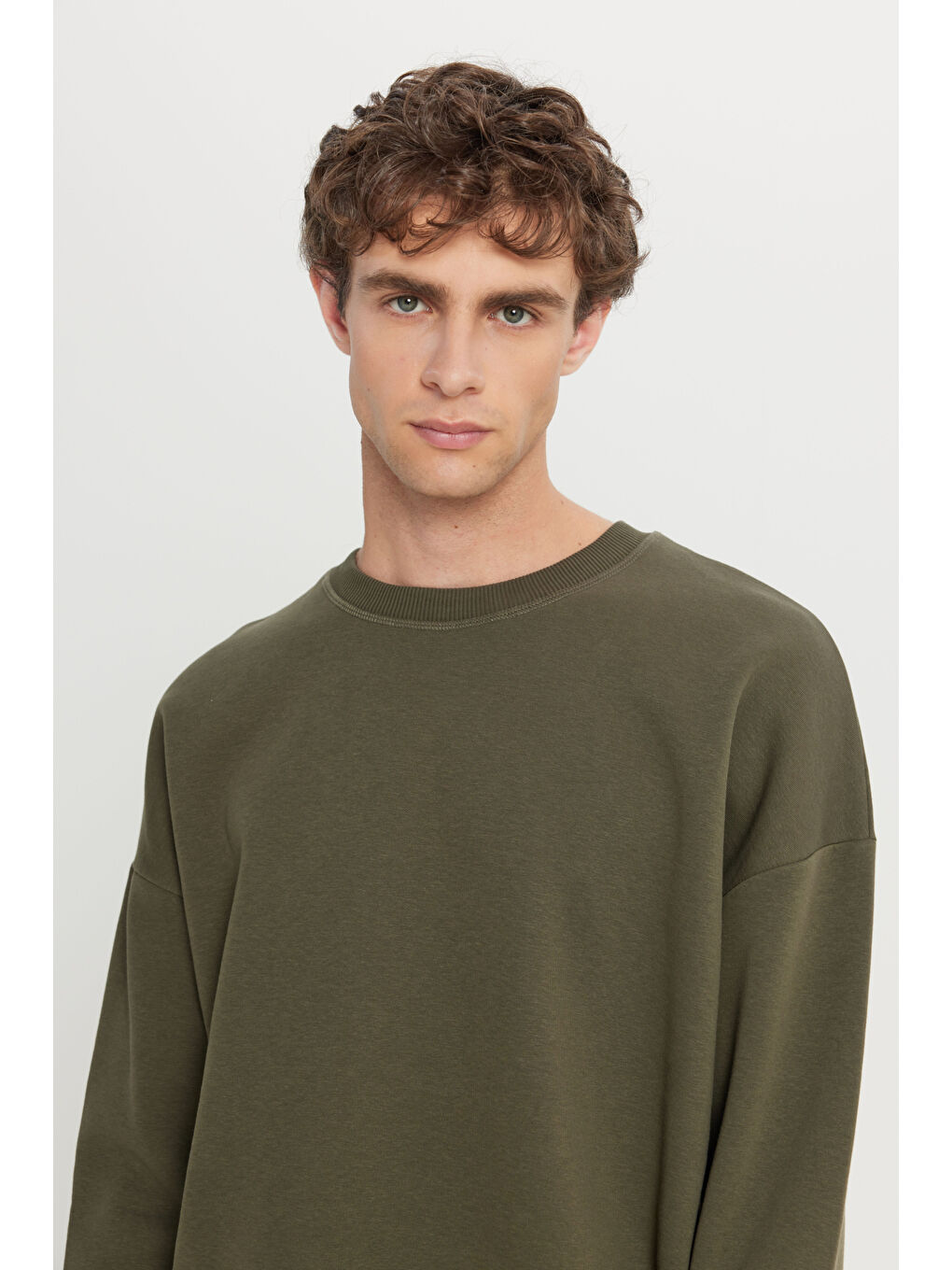 Erkek Haki Oversize Fit Bol Kesim Pamuklu İçi Polarlı Bisiklet Yaka Sweatshirt-3