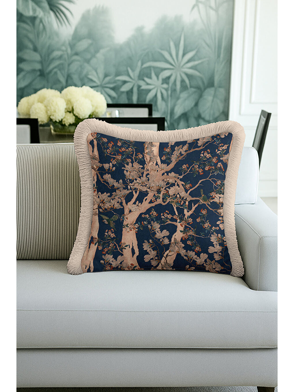 Karışık Lüks Çiçek Saçaklı Yastık Kılıfı - Sanatsal Doğa Temalı Klasik Lacivert Bej Püsküllü Kırlent Kılıfı-1