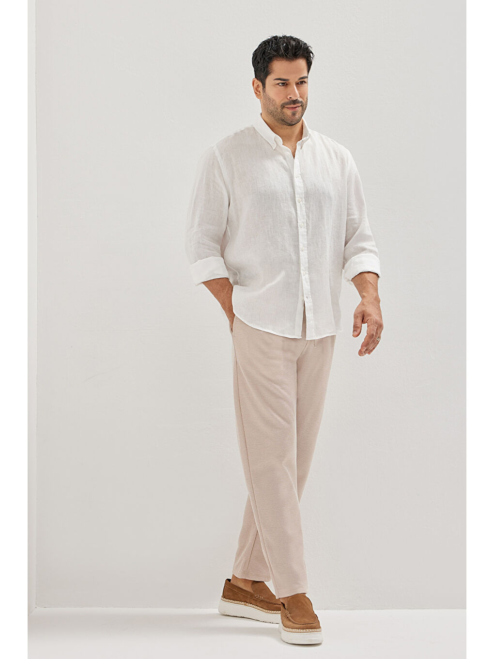 Erkek Beyaz %100 Pamuk Oxford Slim Fit Dar Kesim Düğmeli Yaka Flamlı Gömlek-4