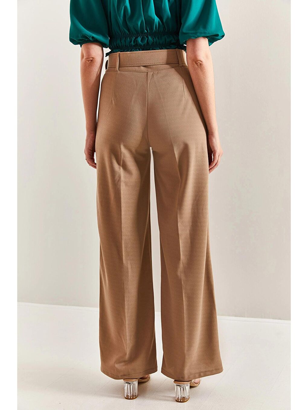 Kahverengi Kadın Kemerli Bol Paça Pantolon-1