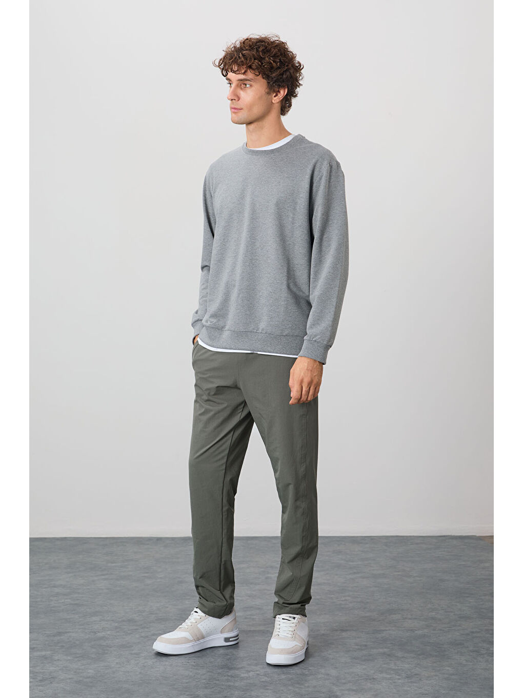 Gri Melanj Pamuk Dokulu Standart Fit Basic Erkek Sweatshirt - 88363-2