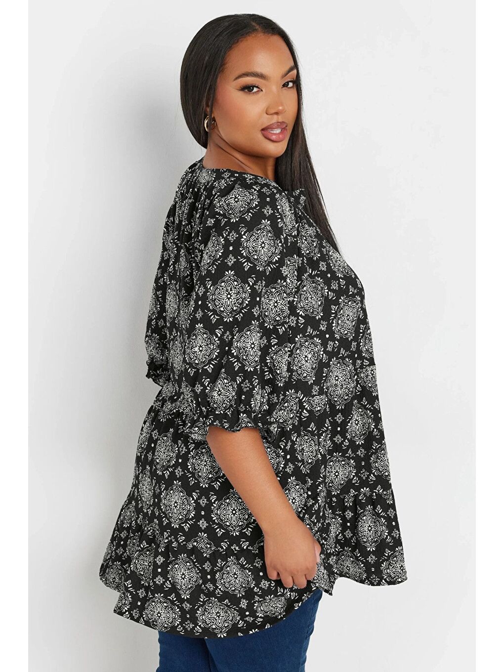 Siyah Büyük Beden Yarım Kollu Çentik Yaka Desenli Bluz 321991-4