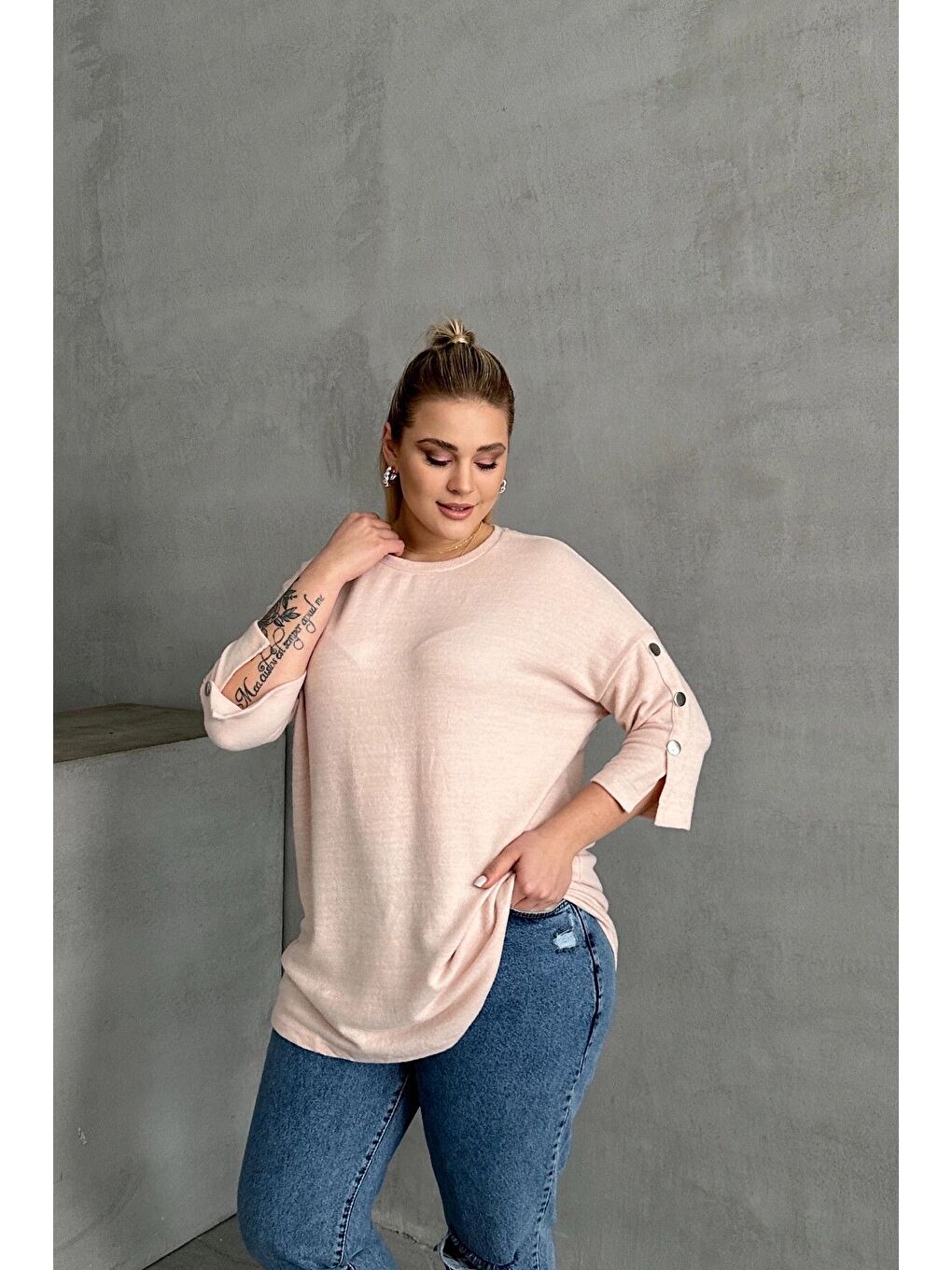 Bej Büyük Beden Yarım Kollu Bisiklet Yaka Düğme Detaylı Kazak 303072-1