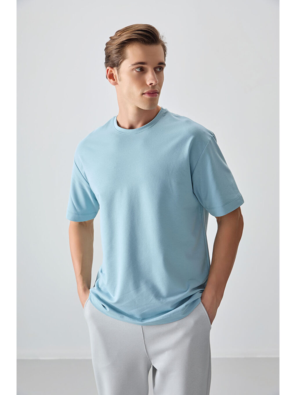 Açık Mavi Pamuklu Kalın Yumuşak Dokulu Oversize Fit Basic Erkek Tişört- 88377