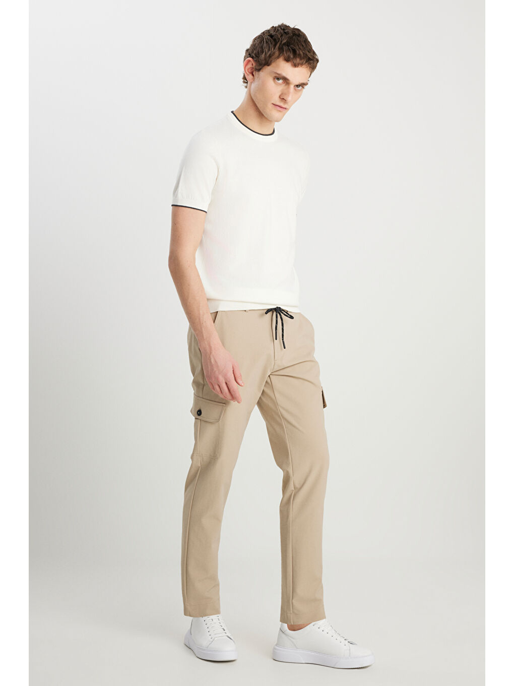 Erkek Bej Slim Fit Dar Kesim Beli Bağlamalı Kargo Cepli Jogger Pantolon-1