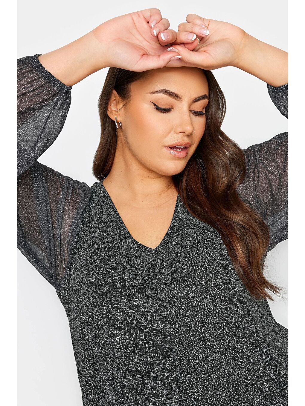 Gri Büyük Beden Uzun Kolları Tül Detaylı Pileli V Yaka Bluz 302824-3