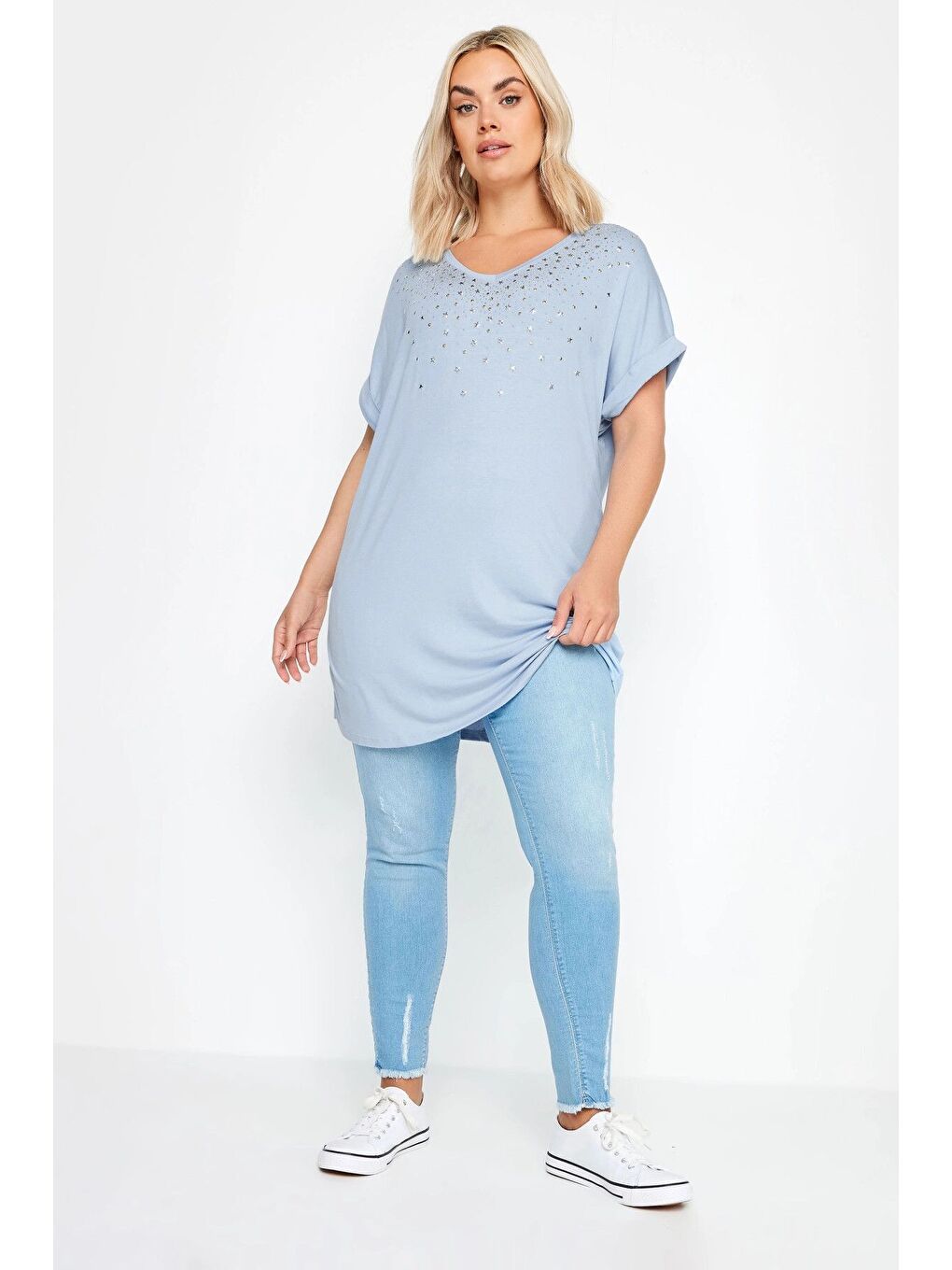 Mavi Büyük Beden Pul Detaylı V Yaka Kısa Kollu Bluz 302280-1