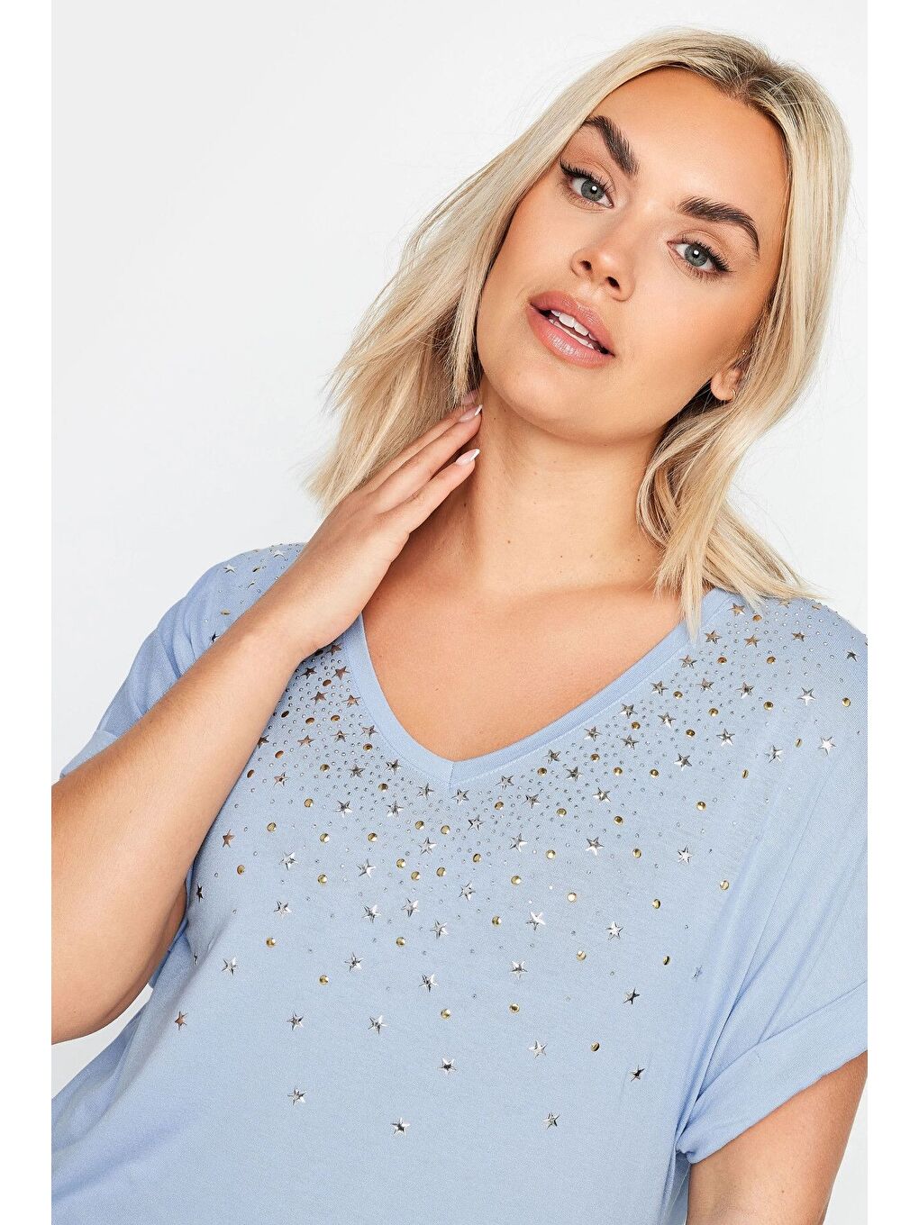 Mavi Büyük Beden Pul Detaylı V Yaka Kısa Kollu Bluz 302280-3