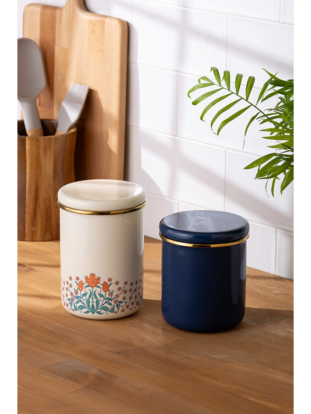 Beyaz Hasbahçe Büyük Boy Emaye Kavanoz-4