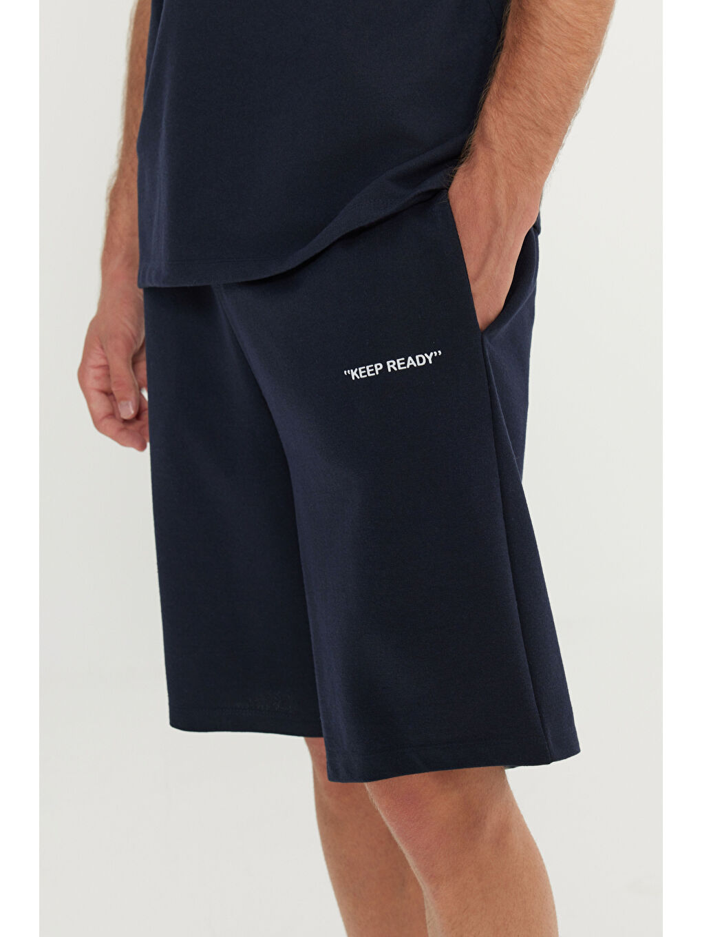 Erkek Lacivert Pamuklu Comfort Fit Rahat Kesim Baskılı Beli Bağlamalı Yan Cep Eşofman Takımı-4