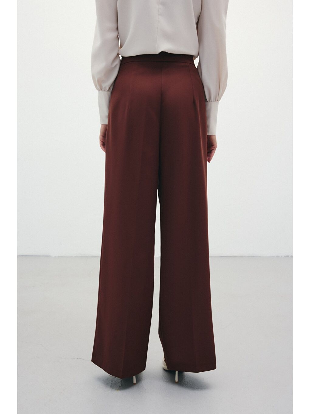 Kahverengi Bel Aksesuarlı Bol Paça Pantolon - Kahve-5