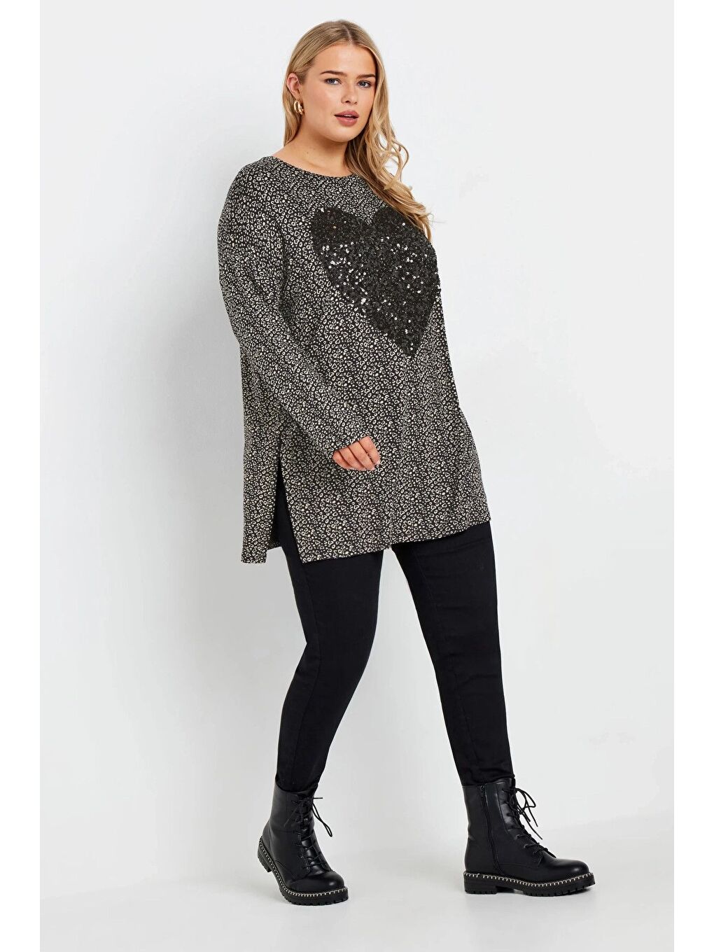 Siyah Büyük Beden Yırtmaç Detaylı Puantiyeli Payetli Uzun Kollu Bisiklet Yaka Bluz 322269-3