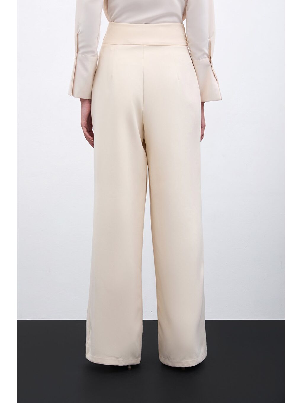 Bel Detaylı Pantolon - Bej-3