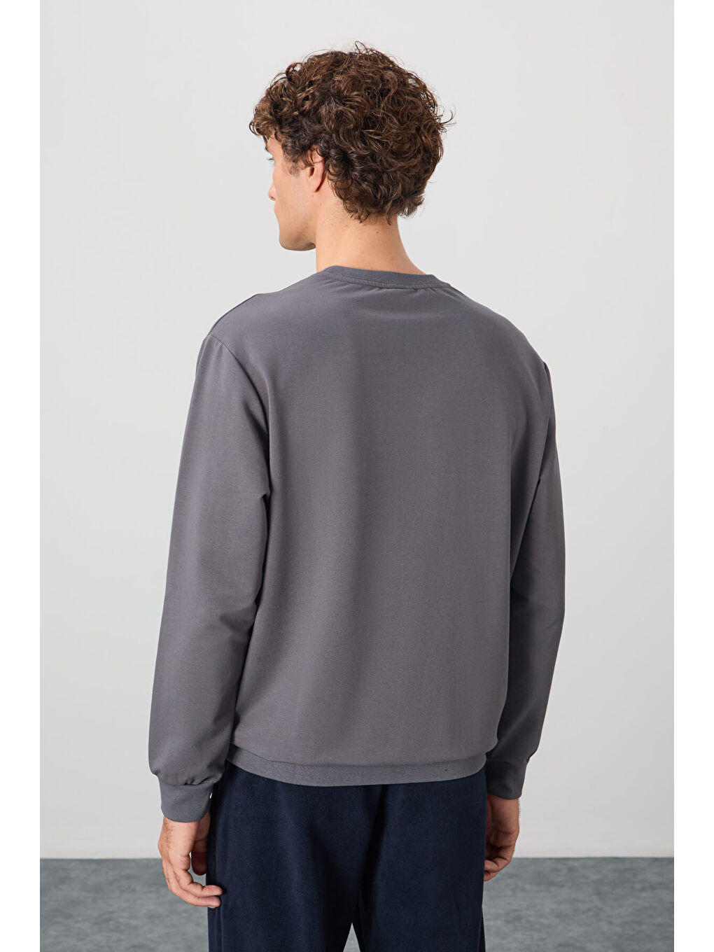 Koyu Gri Pamuk Dokulu Standart Fit Basic Erkek Sweatshirt - 88363-4