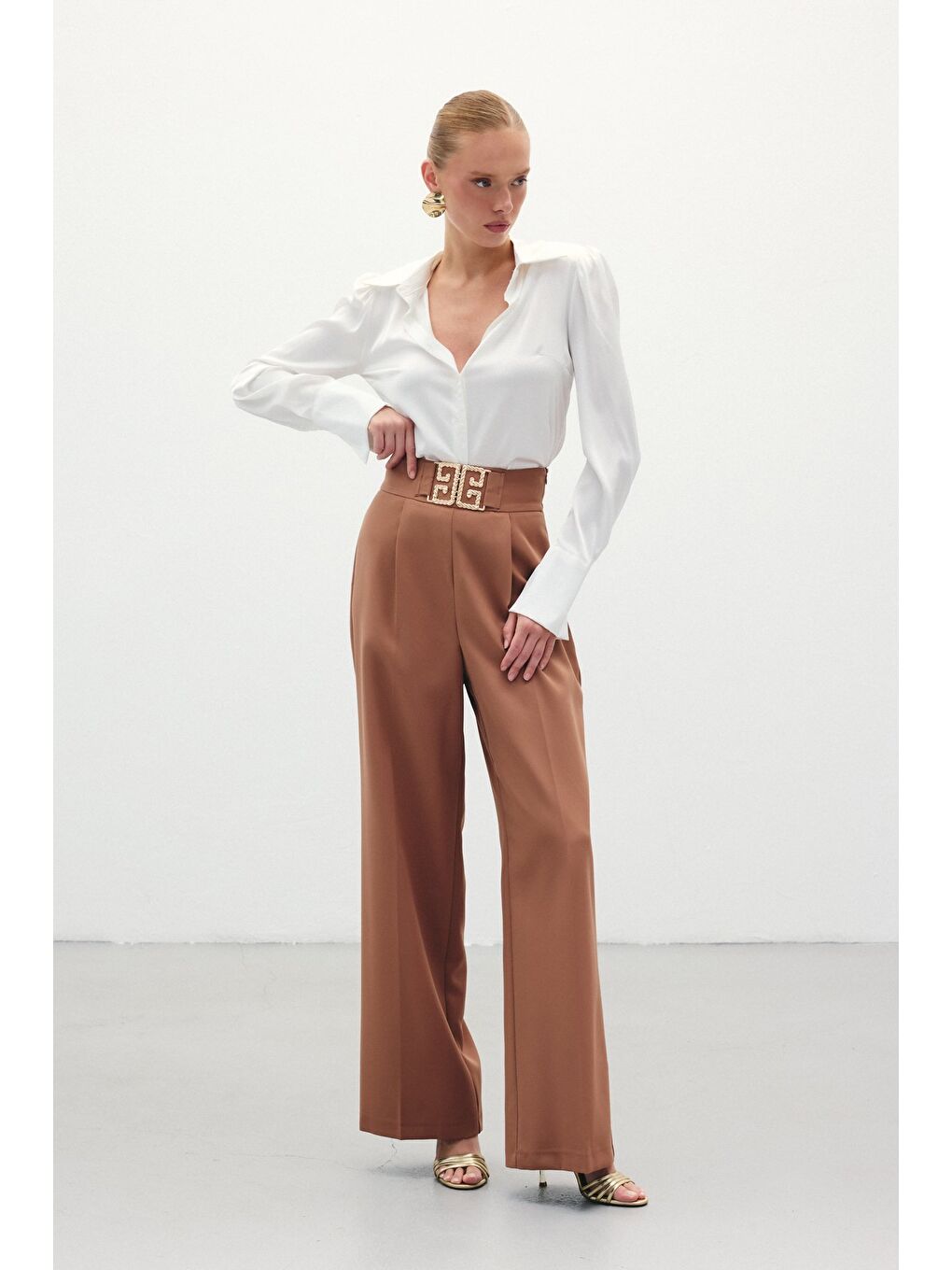 Kahverengi Bel Aksesuarlı Bol Paça Pantolon - Camel-1