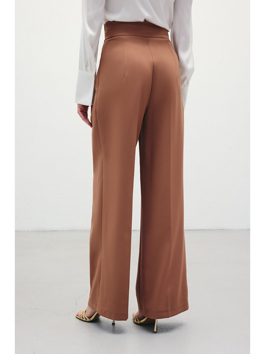 Kahverengi Bel Aksesuarlı Bol Paça Pantolon - Camel-7