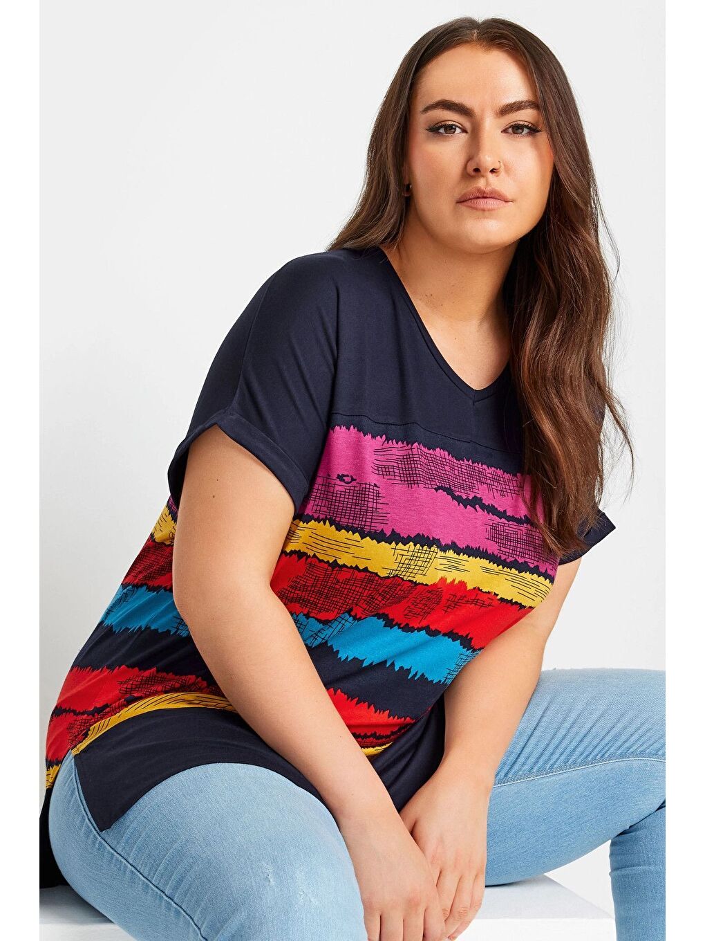 Lacivert Büyük Beden V Yaka Kısa Kollu Çizgili Tişört 303120-1