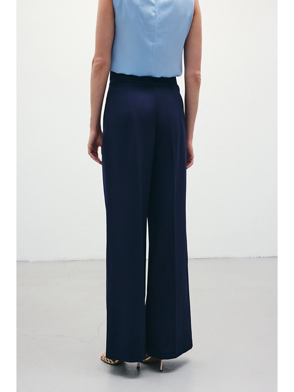 Bel Aksesuarlı Bol Paça Pantolon - Lacivert-4