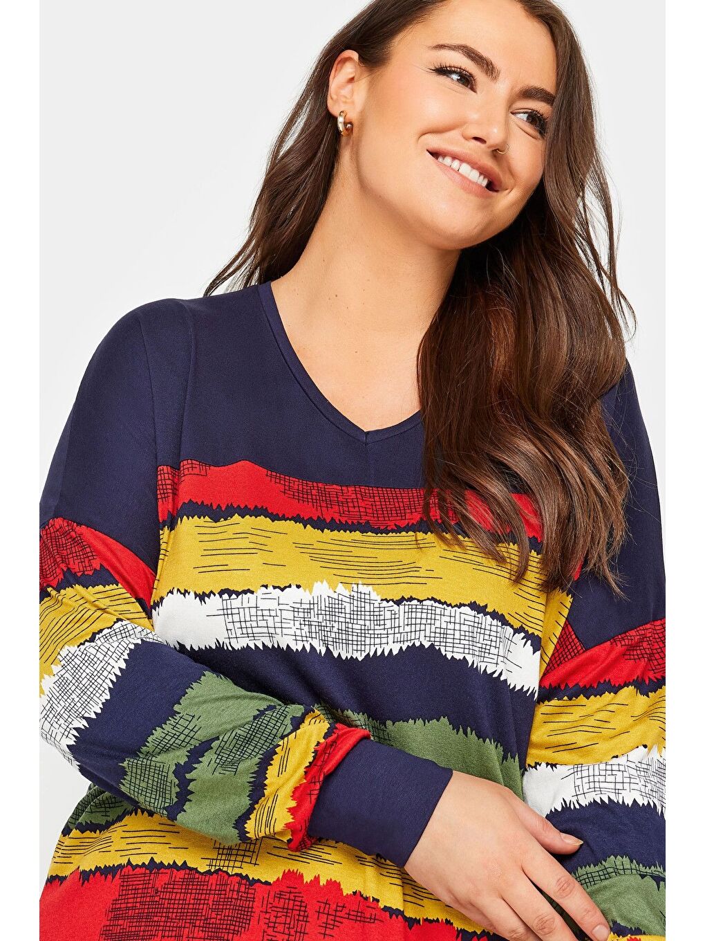 Lacivert Büyük Beden V Yaka Çizgili Yanları Yırtmaçlı Uzun Kollu Bluz 303117-1