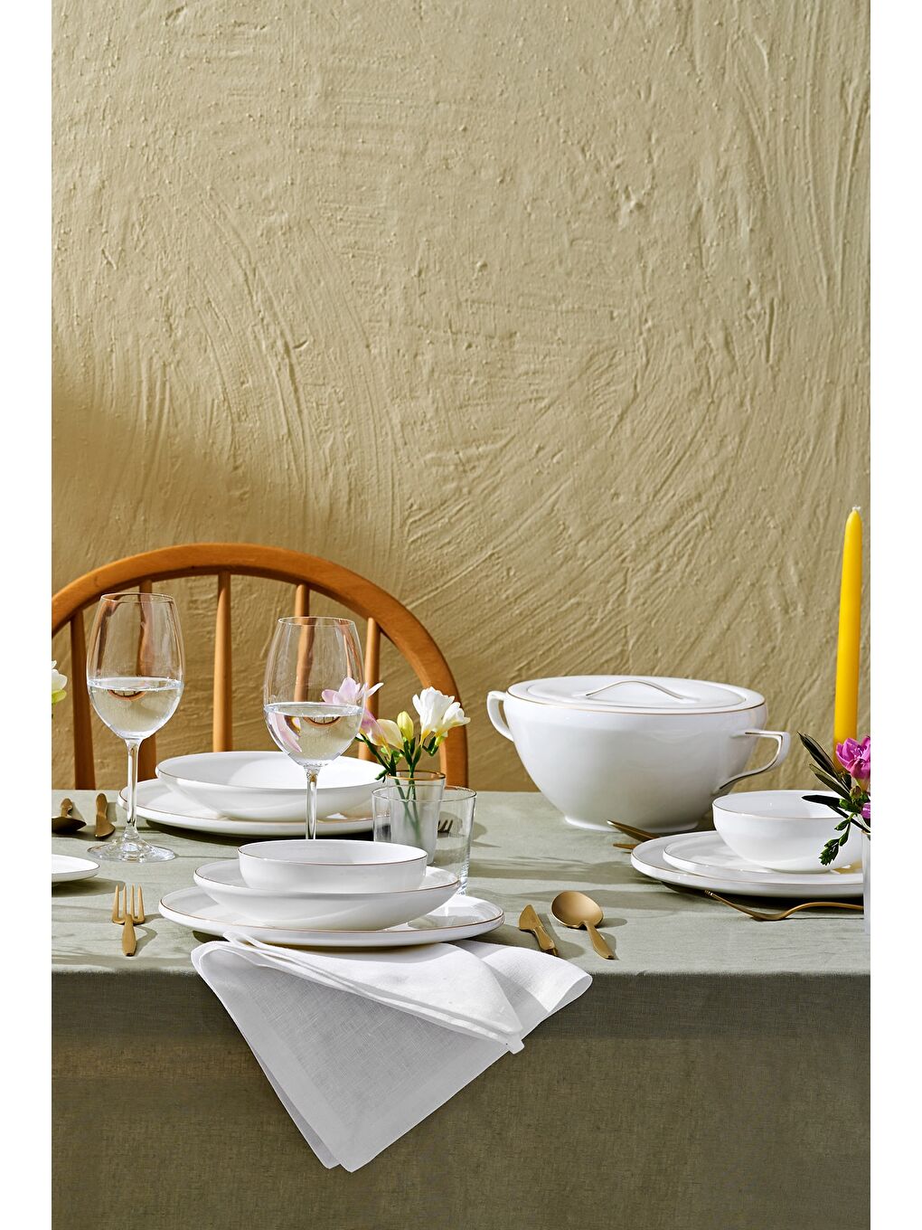 Beyaz Freya Fine Bone 60 Parça 12 Kişilik Yuvarlak Yemek Takımı Gold-4