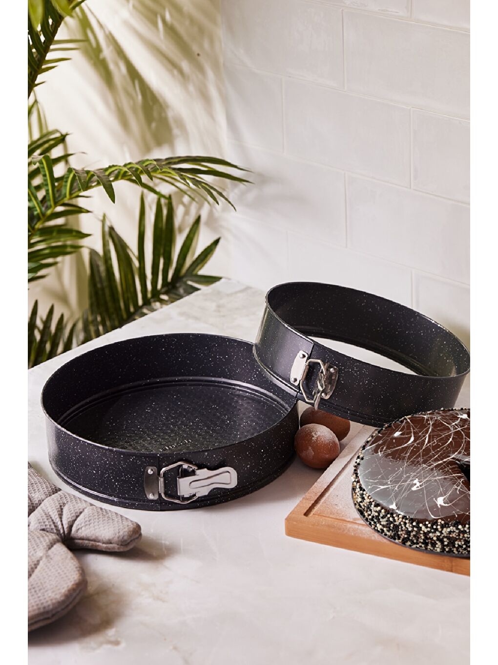 Siyah Circle 2'li Kelepçeli Kek Kalıbı Seti 24-28 cm-4